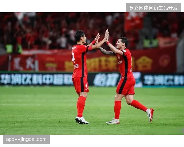 上海海港空有控球数据优势，维塔尔直塞助攻李帅破门难掩后防转换问题